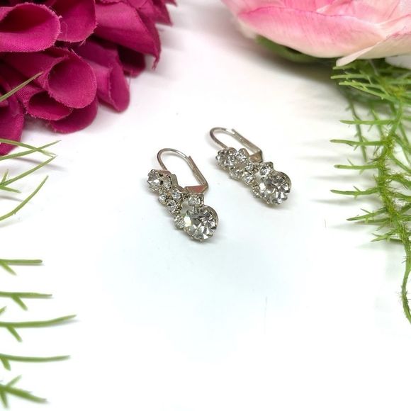 VINTAGE⚜️Crystal Cluster Drop Euro Hoop Earrings - Picture 3 of 8